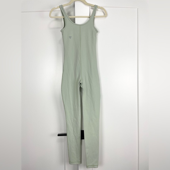 Aritzia TnaLife Shake It Jumpsuit Green XS #94460 - Picture 4 of 9